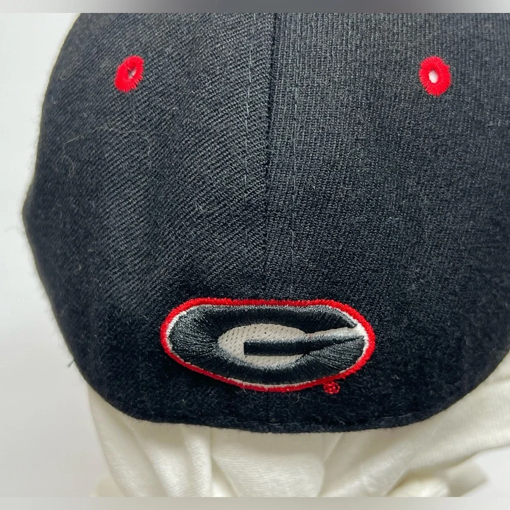 Vintage Georgia Bulldogs Zephyr Fitted Logo Wool Blend Cap in Black - Sz 7 1/4 - Picture 5 of 8